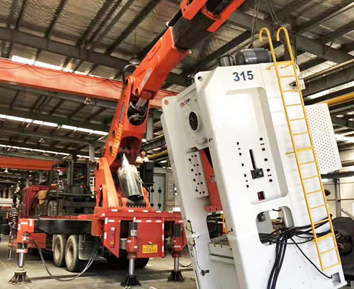 揭阳附近随车吊出租，轻松解决运输难题