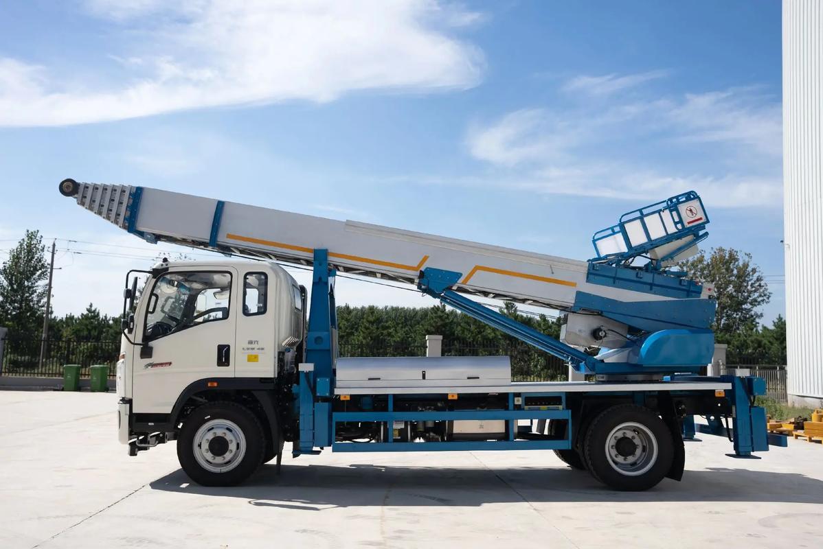 揭阳云梯上料车租赁费用