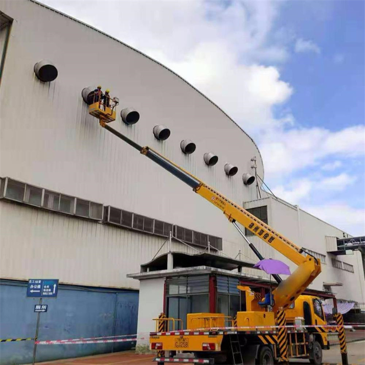 揭阳高空作业车出租服务：专业广告牌安装解决方案